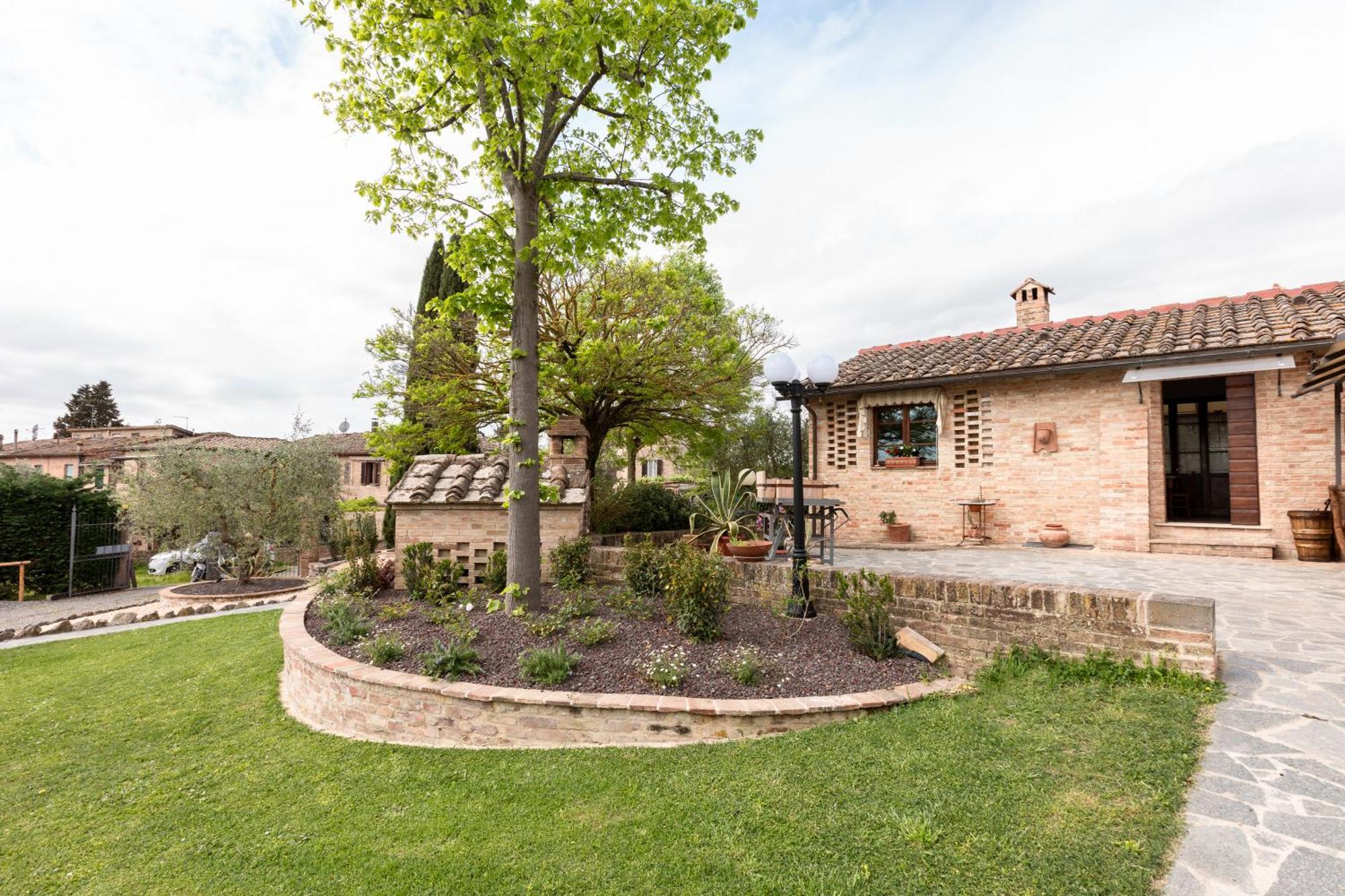 Apartamento Asso Di Picche Siena Exterior foto